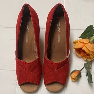 TOMS Women's Red Peep Toe Heels